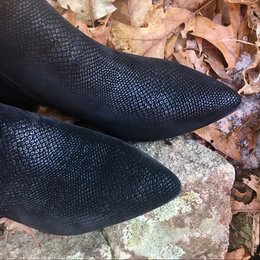 NWT Black Textured Ankle Boots Extra Wide WW Block Heel 8.5WW